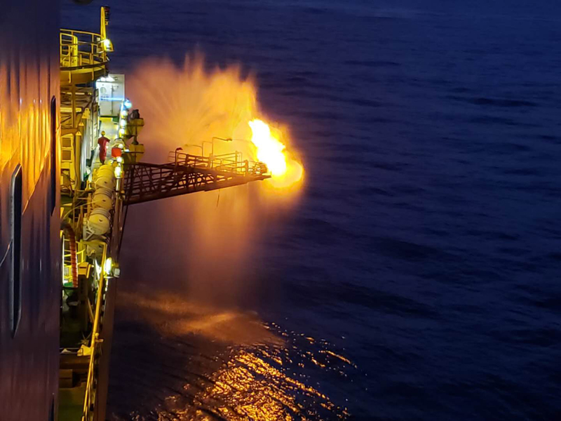 我国率先实现水平井钻采深海“可燃冰”